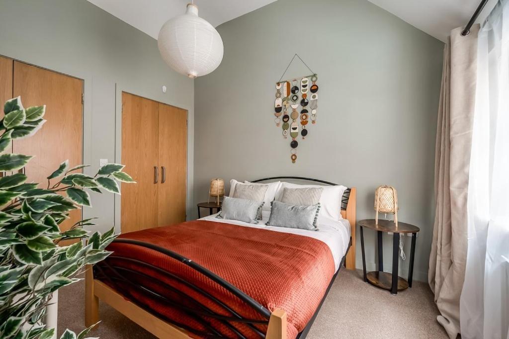 Somerset Mews Apartment *